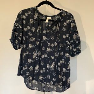 Blue and white floral top new w/ tags from nordy!